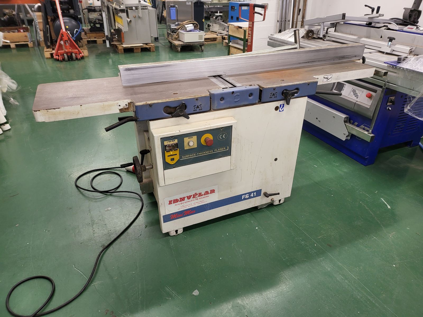 Sambyggður afréttari og hefill 410mm